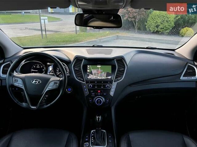 Белый Хендай Санта Фе, объемом двигателя 2.2 л и пробегом 270 тыс. км за 19700 $, фото 3 на Automoto.ua