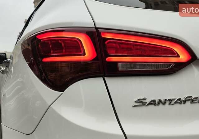 Белый Хендай Санта Фе, объемом двигателя 2 л и пробегом 179 тыс. км за 18800 $, фото 56 на Automoto.ua