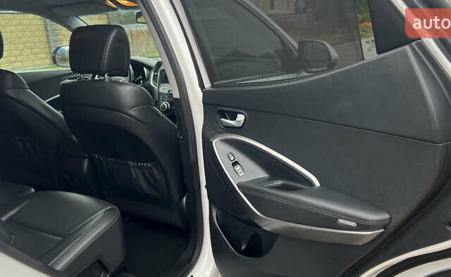 Белый Хендай Санта Фе, объемом двигателя 2.2 л и пробегом 226 тыс. км за 18999 $, фото 10 на Automoto.ua