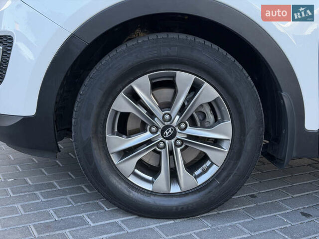 Білий Хендай Санта Фе, об'ємом двигуна 2.36 л та пробігом 177 тис. км за 13300 $, фото 59 на Automoto.ua