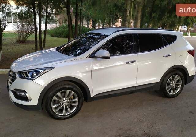 Белый Хендай Санта Фе, объемом двигателя 2 л и пробегом 215 тыс. км за 19000 $, фото 4 на Automoto.ua