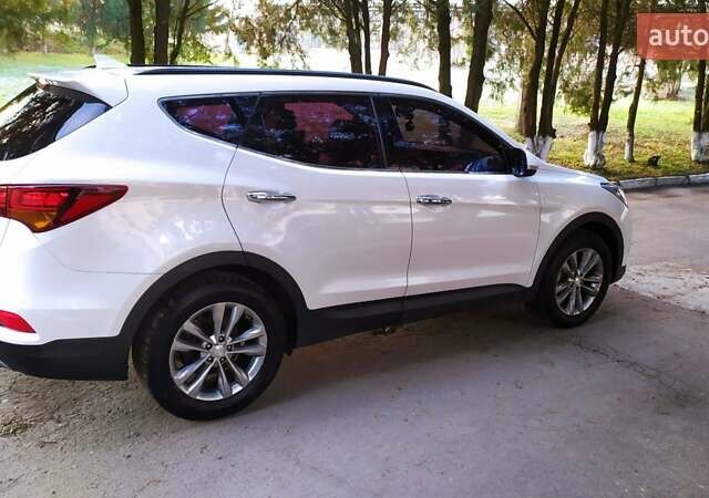 Белый Хендай Санта Фе, объемом двигателя 2 л и пробегом 215 тыс. км за 19000 $, фото 7 на Automoto.ua