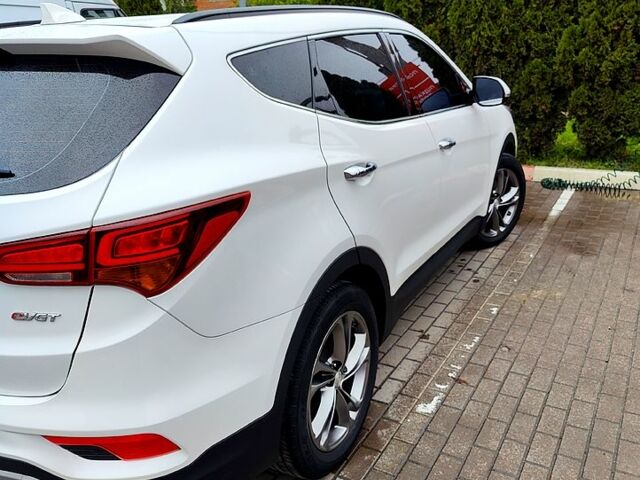 Хендай Санта Фе 2015 в Виннице на Automoto.ua Белый Хендай Санта Фе, объемом двигателя 2 л и пробегом 99 тыс. км за 22300 $, фото 1 на Automoto.ua