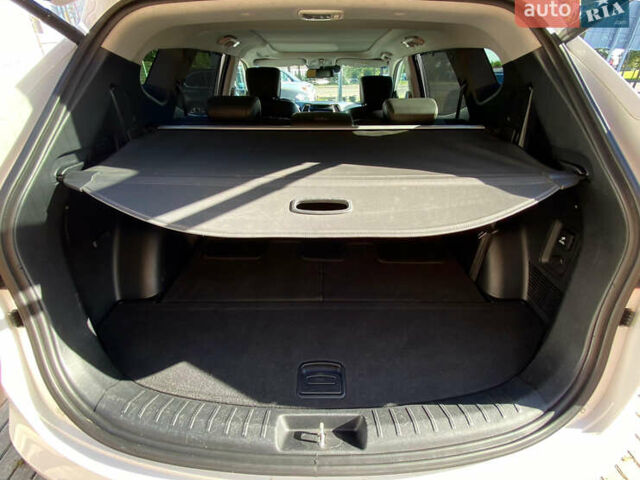 Белый Хендай Санта Фе, объемом двигателя 2.2 л и пробегом 214 тыс. км за 18500 $, фото 22 на Automoto.ua