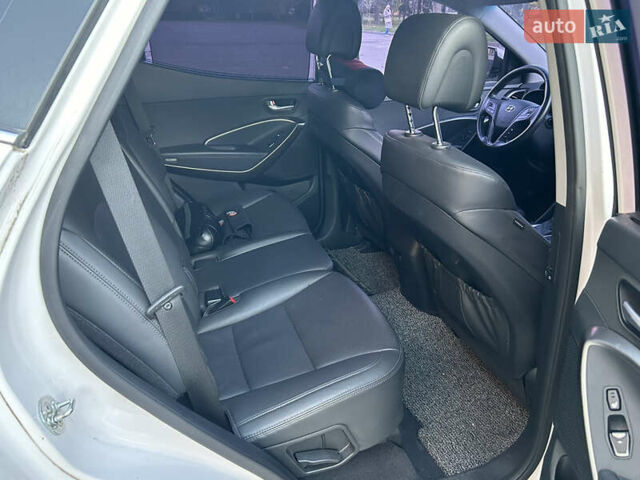 Білий Хендай Санта Фе, об'ємом двигуна 2 л та пробігом 164 тис. км за 18500 $, фото 5 на Automoto.ua
