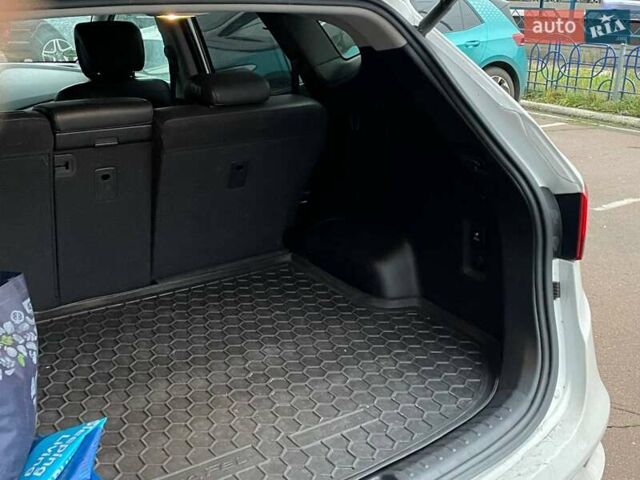 Белый Хендай Санта Фе, объемом двигателя 2.2 л и пробегом 272 тыс. км за 18900 $, фото 30 на Automoto.ua