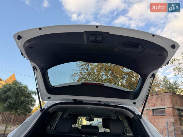 Белый Хендай Санта Фе, объемом двигателя 2.36 л и пробегом 177 тыс. км за 13500 $, фото 90 на Automoto.ua