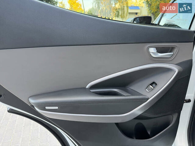 Білий Хендай Санта Фе, об'ємом двигуна 2.36 л та пробігом 177 тис. км за 13300 $, фото 83 на Automoto.ua