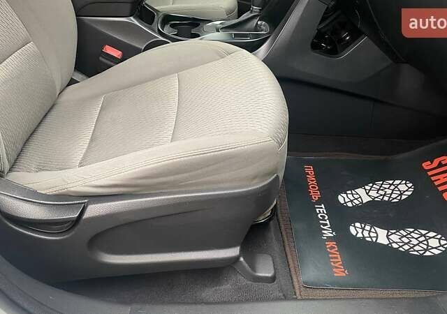 Белый Хендай Санта Фе, объемом двигателя 2.36 л и пробегом 152 тыс. км за 12500 $, фото 37 на Automoto.ua