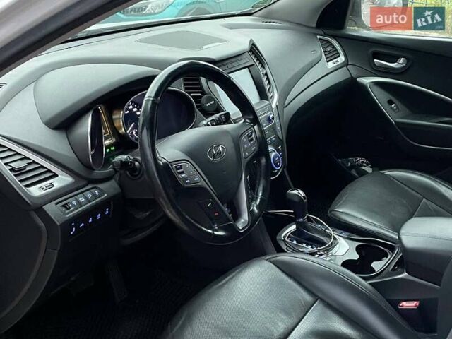 Белый Хендай Санта Фе, объемом двигателя 2.2 л и пробегом 272 тыс. км за 18900 $, фото 14 на Automoto.ua