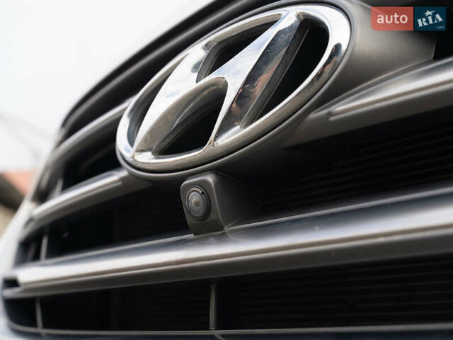 Білий Хендай Санта Фе, об'ємом двигуна 2 л та пробігом 173 тис. км за 18950 $, фото 8 на Automoto.ua