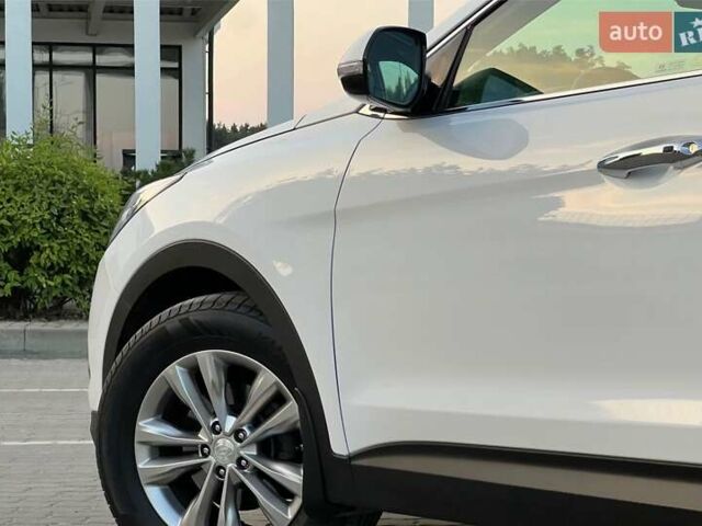 Белый Хендай Санта Фе, объемом двигателя 2.2 л и пробегом 270 тыс. км за 19700 $, фото 4 на Automoto.ua