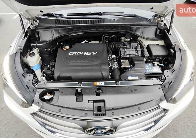 Белый Хендай Санта Фе, объемом двигателя 2 л и пробегом 179 тыс. км за 18800 $, фото 65 на Automoto.ua