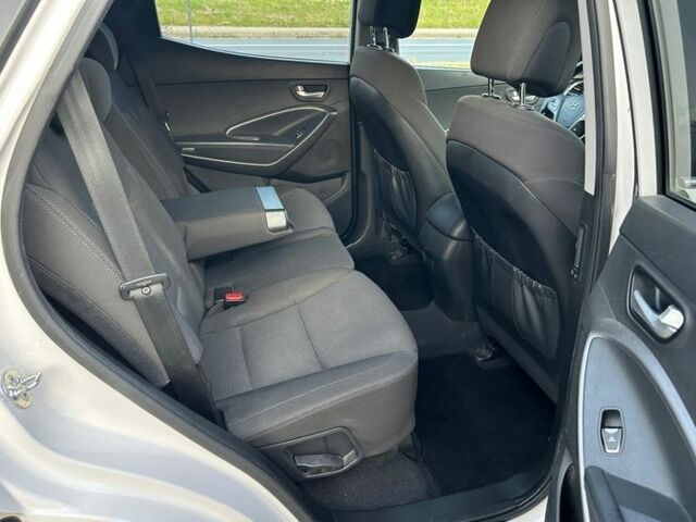 Белый Хендай Санта Фе, объемом двигателя 2 л и пробегом 190 тыс. км за 8300 $, фото 9 на Automoto.ua