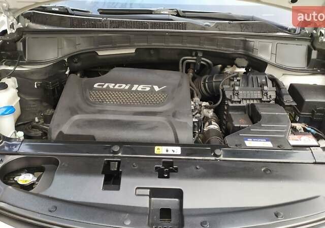 Белый Хендай Санта Фе, объемом двигателя 2 л и пробегом 215 тыс. км за 19000 $, фото 19 на Automoto.ua