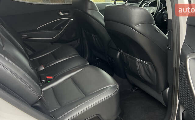 Белый Хендай Санта Фе, объемом двигателя 2.2 л и пробегом 226 тыс. км за 18999 $, фото 11 на Automoto.ua