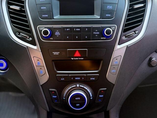 Белый Хендай Санта Фе, объемом двигателя 2 л и пробегом 207 тыс. км за 17500 $, фото 7 на Automoto.ua