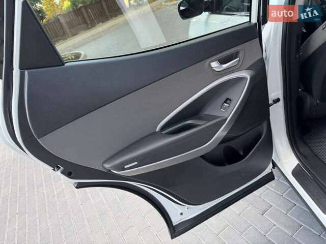 Белый Хендай Санта Фе, объемом двигателя 2.36 л и пробегом 177 тыс. км за 13500 $, фото 82 на Automoto.ua