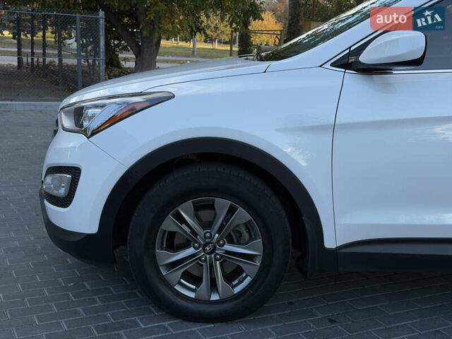 Белый Хендай Санта Фе, объемом двигателя 2.36 л и пробегом 177 тыс. км за 13500 $, фото 58 на Automoto.ua