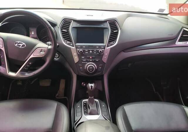 Белый Хендай Санта Фе, объемом двигателя 2 л и пробегом 215 тыс. км за 19000 $, фото 16 на Automoto.ua