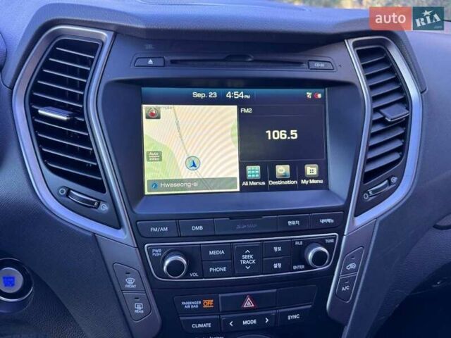 Білий Хендай Санта Фе, об'ємом двигуна 2 л та пробігом 198 тис. км за 17900 $, фото 13 на Automoto.ua