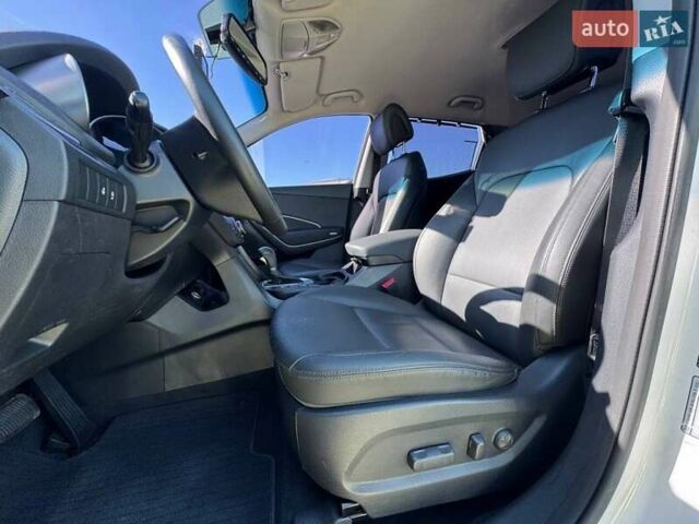 Білий Хендай Санта Фе, об'ємом двигуна 2 л та пробігом 198 тис. км за 17900 $, фото 16 на Automoto.ua