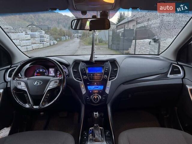 Белый Хендай Санта Фе, объемом двигателя 2.2 л и пробегом 320 тыс. км за 14000 $, фото 19 на Automoto.ua
