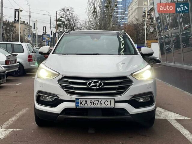 Белый Хендай Санта Фе, объемом двигателя 2.2 л и пробегом 272 тыс. км за 18900 $, фото 2 на Automoto.ua
