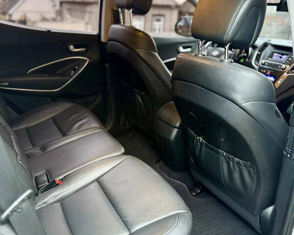 Белый Хендай Санта Фе, объемом двигателя 2 л и пробегом 210 тыс. км за 17500 $, фото 32 на Automoto.ua