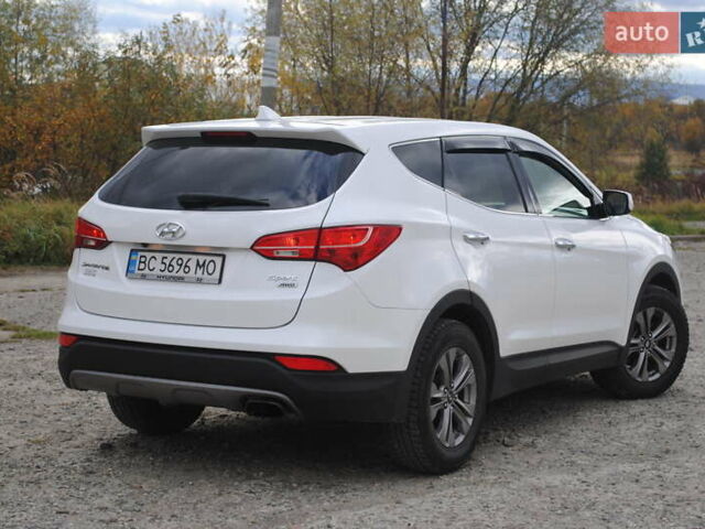 Белый Хендай Санта Фе, объемом двигателя 2.36 л и пробегом 158 тыс. км за 12900 $, фото 4 на Automoto.ua