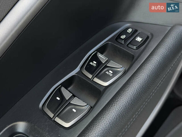 Білий Хендай Санта Фе, об'ємом двигуна 2.36 л та пробігом 177 тис. км за 13300 $, фото 67 на Automoto.ua