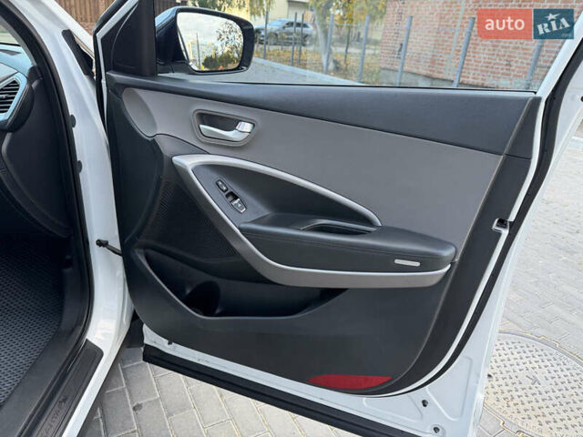 Білий Хендай Санта Фе, об'ємом двигуна 2.36 л та пробігом 177 тис. км за 13300 $, фото 95 на Automoto.ua