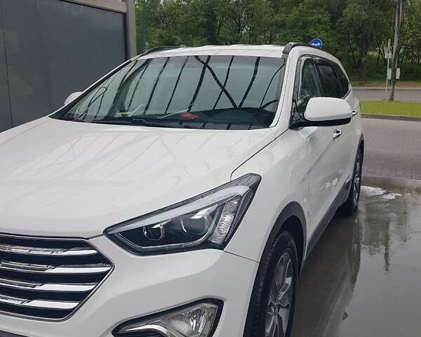 Белый Хендай Санта Фе, объемом двигателя 3.34 л и пробегом 160 тыс. км за 15399 $, фото 7 на Automoto.ua