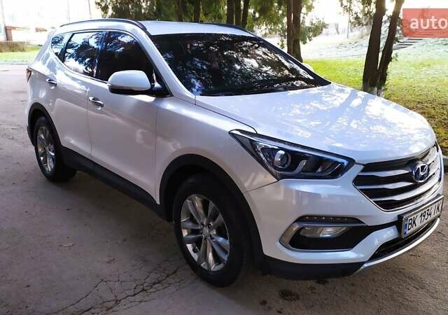 Белый Хендай Санта Фе, объемом двигателя 2 л и пробегом 215 тыс. км за 19000 $, фото 5 на Automoto.ua