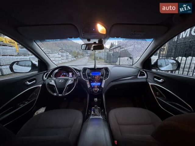 Белый Хендай Санта Фе, объемом двигателя 2.2 л и пробегом 320 тыс. км за 14000 $, фото 18 на Automoto.ua