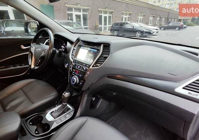 Белый Хендай Санта Фе, объемом двигателя 2 л и пробегом 179 тыс. км за 18800 $, фото 31 на Automoto.ua