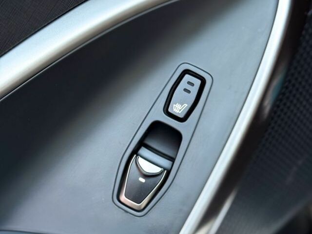 Белый Хендай Санта Фе, объемом двигателя 2 л и пробегом 207 тыс. км за 17500 $, фото 1 на Automoto.ua