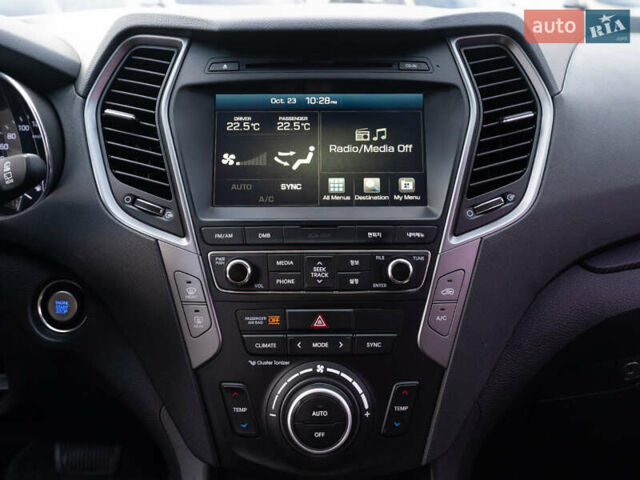 Білий Хендай Санта Фе, об'ємом двигуна 2 л та пробігом 173 тис. км за 18950 $, фото 13 на Automoto.ua