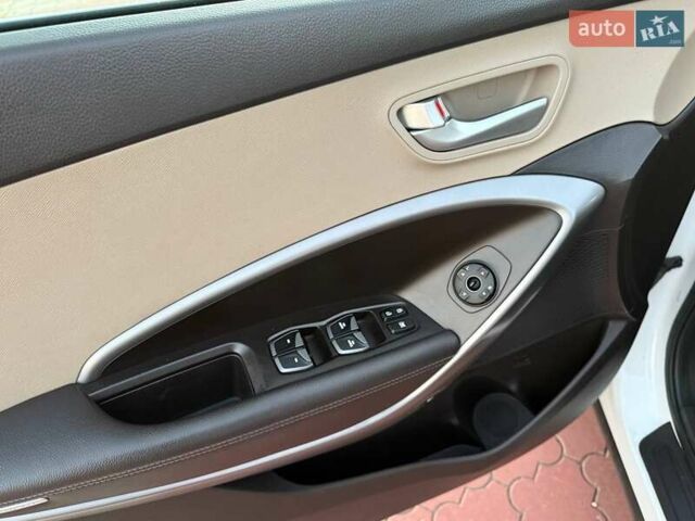 Білий Хендай Санта Фе, об'ємом двигуна 2 л та пробігом 133 тис. км за 13950 $, фото 20 на Automoto.ua