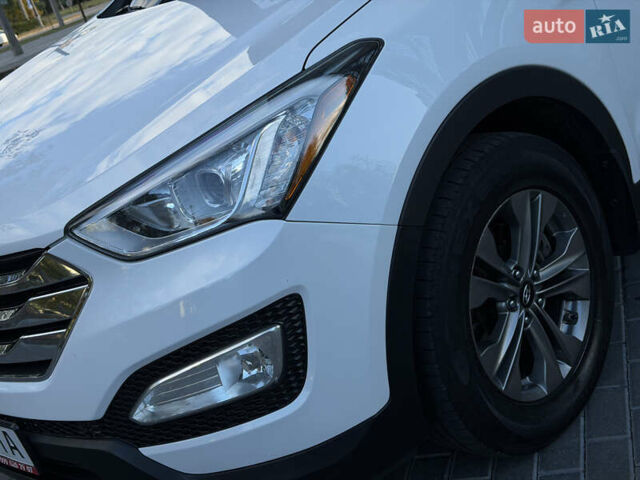 Білий Хендай Санта Фе, об'ємом двигуна 2.36 л та пробігом 177 тис. км за 13300 $, фото 55 на Automoto.ua