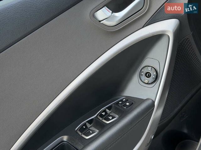 Белый Хендай Санта Фе, объемом двигателя 2.36 л и пробегом 177 тыс. км за 13500 $, фото 66 на Automoto.ua