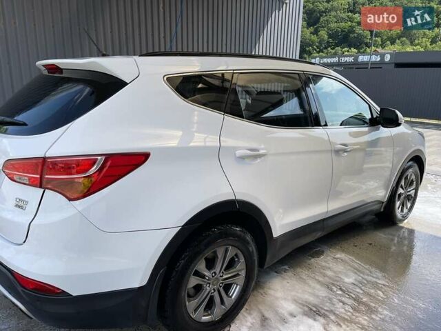 Белый Хендай Санта Фе, объемом двигателя 2.2 л и пробегом 320 тыс. км за 14000 $, фото 3 на Automoto.ua