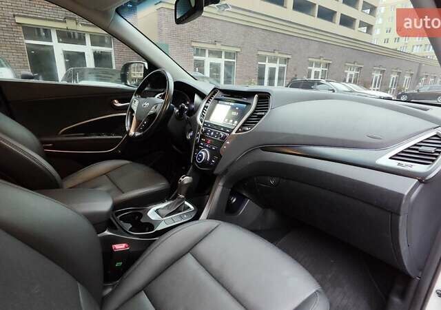 Белый Хендай Санта Фе, объемом двигателя 2 л и пробегом 179 тыс. км за 18800 $, фото 30 на Automoto.ua