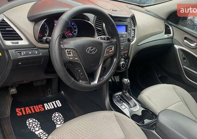 Белый Хендай Санта Фе, объемом двигателя 2.36 л и пробегом 152 тыс. км за 12500 $, фото 13 на Automoto.ua