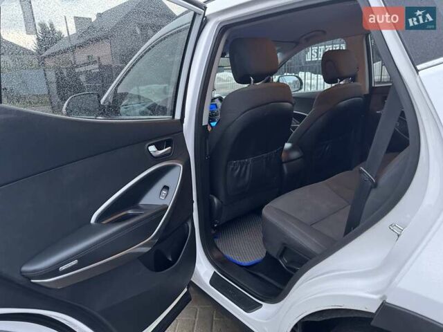 Белый Хендай Санта Фе, объемом двигателя 2.2 л и пробегом 320 тыс. км за 14000 $, фото 21 на Automoto.ua