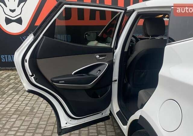 Белый Хендай Санта Фе, объемом двигателя 2.36 л и пробегом 152 тыс. км за 12500 $, фото 25 на Automoto.ua