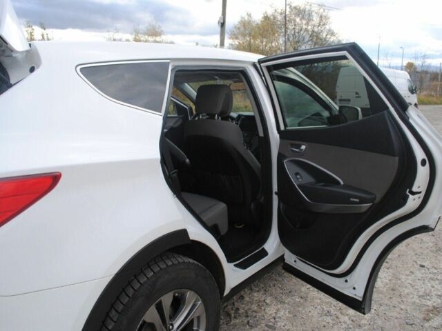 Белый Хендай Санта Фе, объемом двигателя 2.4 л и пробегом 158 тыс. км за 12900 $, фото 18 на Automoto.ua