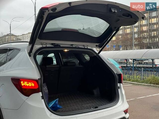 Белый Хендай Санта Фе, объемом двигателя 2.2 л и пробегом 272 тыс. км за 18900 $, фото 29 на Automoto.ua