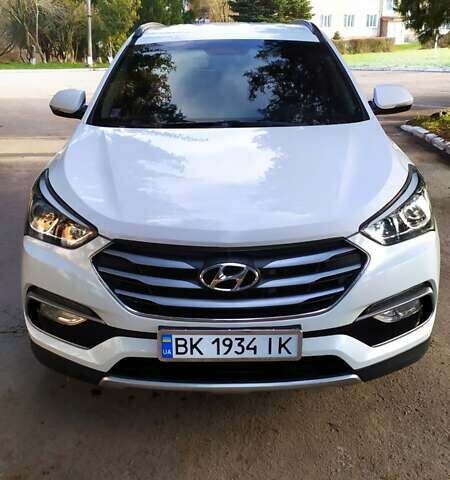 Белый Хендай Санта Фе, объемом двигателя 2 л и пробегом 215 тыс. км за 19000 $, фото 1 на Automoto.ua