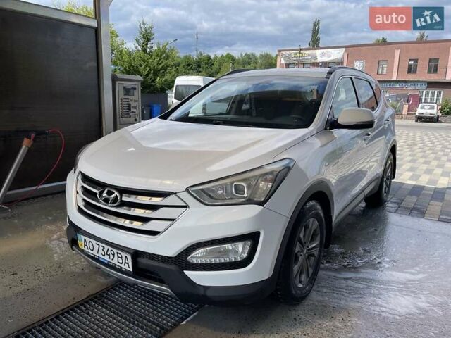 Белый Хендай Санта Фе, объемом двигателя 2.2 л и пробегом 320 тыс. км за 14000 $, фото 2 на Automoto.ua